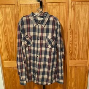 Men’s flannel button up